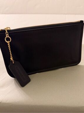 COACH Vintage slim black 7x4x0.25 inch zipper case UEC. Beautiful & Classic